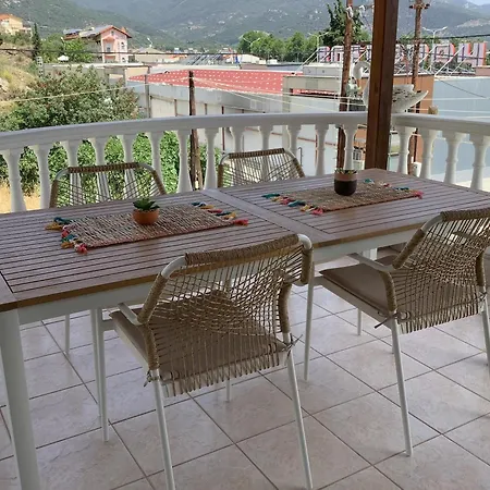 Holiday home Sunny Luxury House Iraklitsa